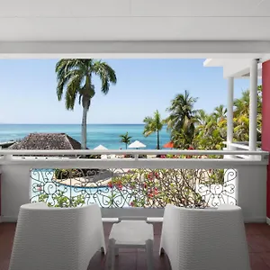 Курортный комплекс Grand Decameron Cornwall Beach, A Trademark, Бухта Монтего